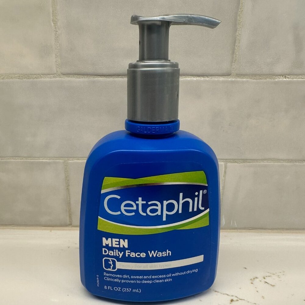 NEW! CETAPHIL MEN DAILY FACE WASH FOR ALL SKIN TYPES 8oz REMOVES DIRT SWEAT OIL